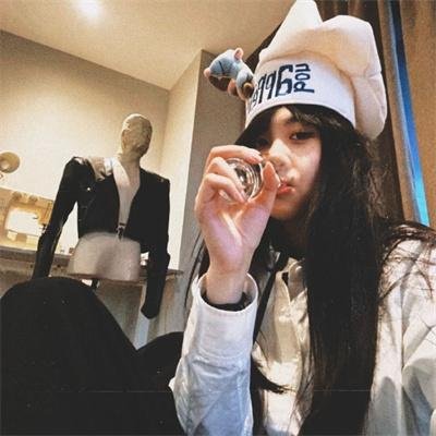 他以焚春吻长夏